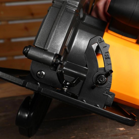 Пила циркулярная сетевая Deko DKCS2300W, 2300 Вт, 210 мм