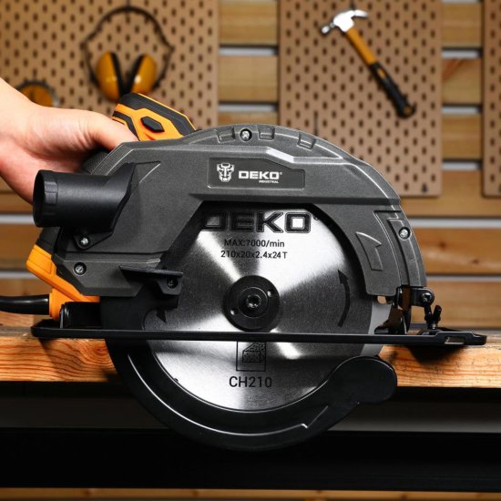 Пила циркулярная сетевая Deko DKCS2300W, 2300 Вт, 210 мм