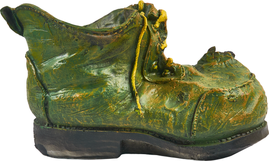 Фигура садовая Башмак с зайцем искусственный камень 17x30 см