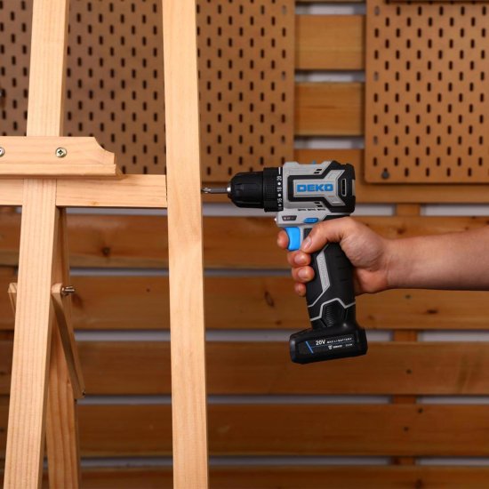 Дрель-шуруповерт аккумуляторная бесщеточная Deko Sharker Pro 084-1035, 20 В 2x2 Ач