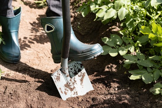 Лопата штыковая Plantic Terra Pro 121 см 11002-01