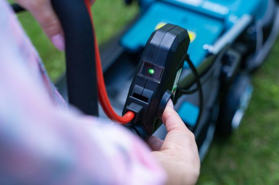 Газонокосилка электрическая Makita ELM3720 1400 Вт, 37 см