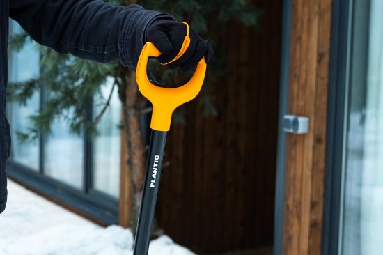 Лопата для уборки снега Plantic Snow 12003-01 35.5x133 см с деревянным черенком