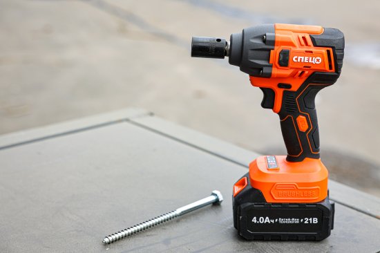 Гайковерт аккумуляторный ударный Спец БАГ21Б, 21 В Li-Ion 4 Ач, 350 Нм