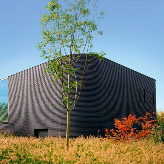 Клинкерная плитка для фасада Roben Faro Schwarz Nuanciert glatt (24 шт.= 0,5 кв.м с учетом шва) черная 240х71х14 мм