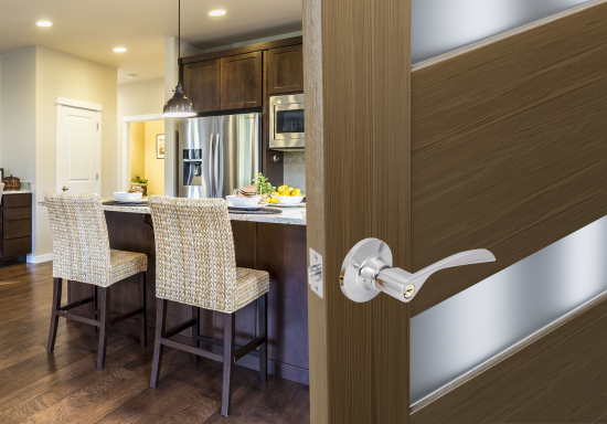 Ручка-защелка фиксатор с ключом цвет хром