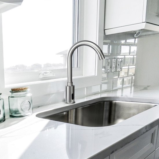 Смеситель для раковины Juguni хром сенсорный (0402.482)