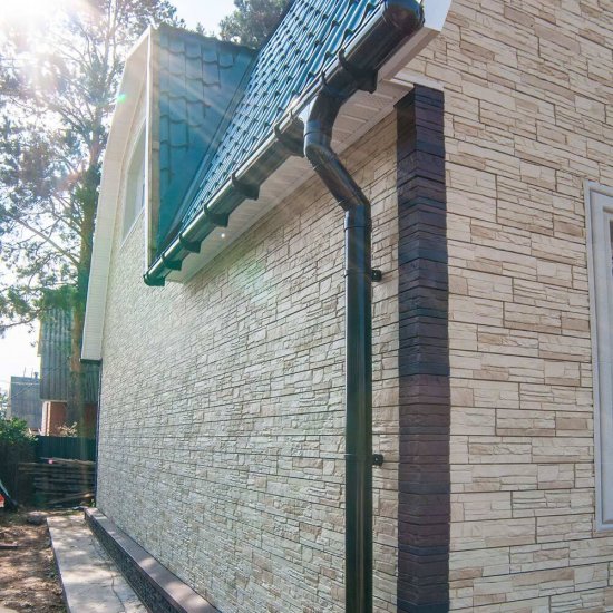 Труба водосточная Docke Lux пластиковая d100 мм 3 м шоколад RAL 8019