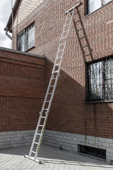 Лестница трансформер 4-секционная Наш до 5.75 м 20 ступеней