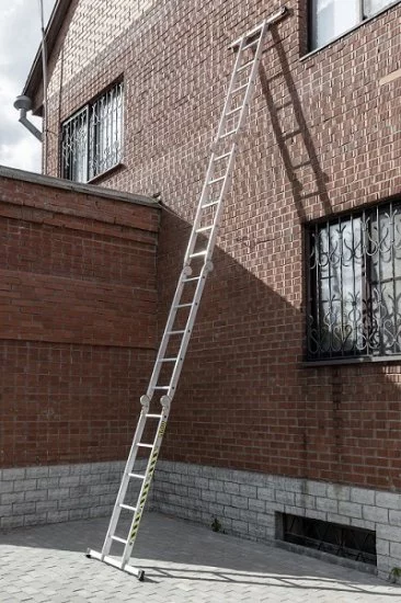 Лестница трансформер 4-секционная Наш до 5.75 м 20 ступеней