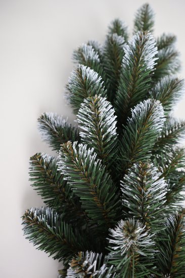 Гирлянда еловая Новая елка с белыми кончиками 2 м