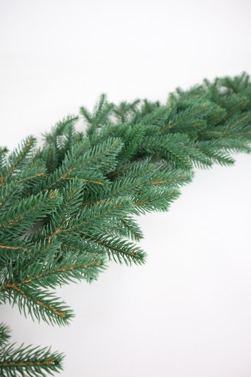 Гирлянда еловая Новая елка Датская 2 м