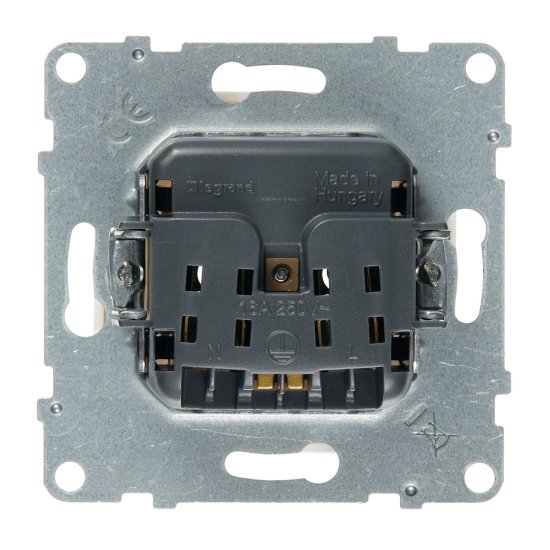 Розетка Legrand Suno встраиваемая белая (721133)