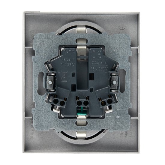 Розетка Legrand Suno встраиваемая алюминий со шторками (721326)