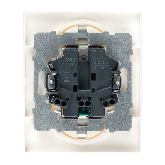 Розетка Legrand Suno встраиваемая белая со шторками (721126)