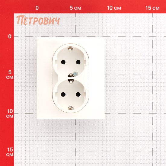 Розетка Legrand Suno встраиваемая белая со шторками (721126)