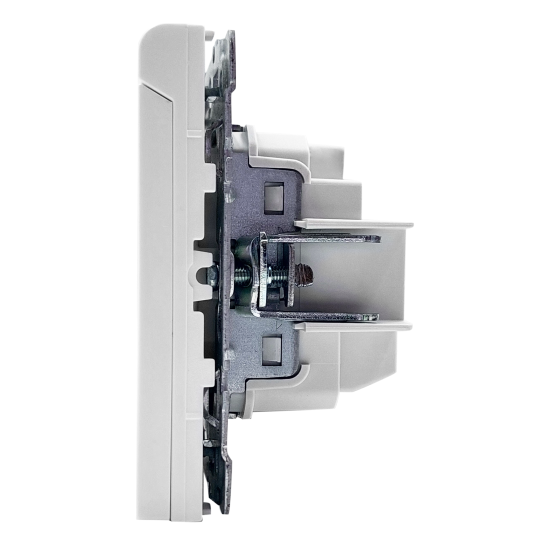 Розетка встраиваемая Mirkl Grace с заземлением с крышкой и шторками цвет белый