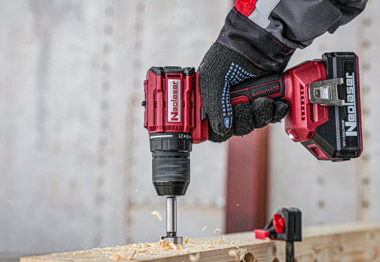 Дрель-шуруповерт аккумуляторная бесщеточная Neolaser NCDB-50-T, 20 В Li-ion 2x2.5 Ач фонарь в комплекте