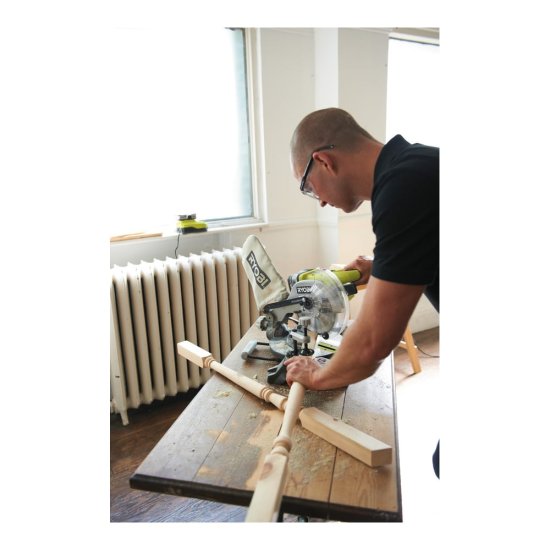 Торцовочная пила Ryobi ONE+ EMS190DCL