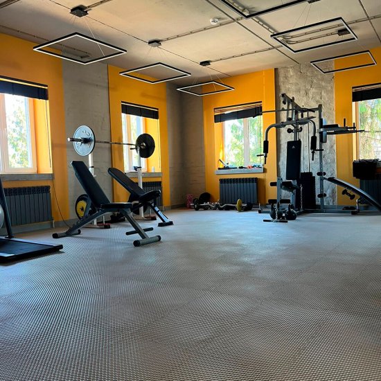 Плитка модульная ПВХ спортивная Пластфактор Factor Sport пыльно-серая RAL 7037 2,25 кв.м 8 мм