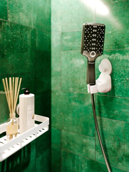 Держатель лейки на присосках навес easy пластик белый