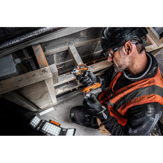 Бесщеточный аккумуляторный импульсный винтоверт AEG BSS18SBL-0