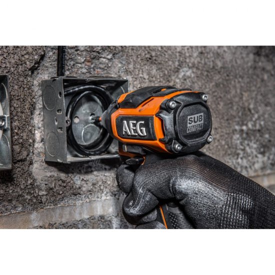 Бесщеточный аккумуляторный импульсный винтоверт AEG BSS18SBL-0