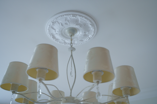 Декоративная потолочная розетка полистирол белая Decoflair D303-430 43 см