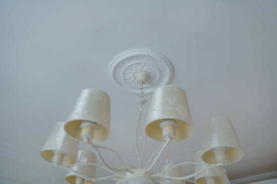 Декоративная потолочная розетка полистирол белая Decoflair D305-380 38 см