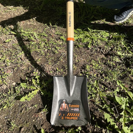 Лопата совковая Truper TR-BY углеродистая сталь с деревянным черенком 300 мм (17194)