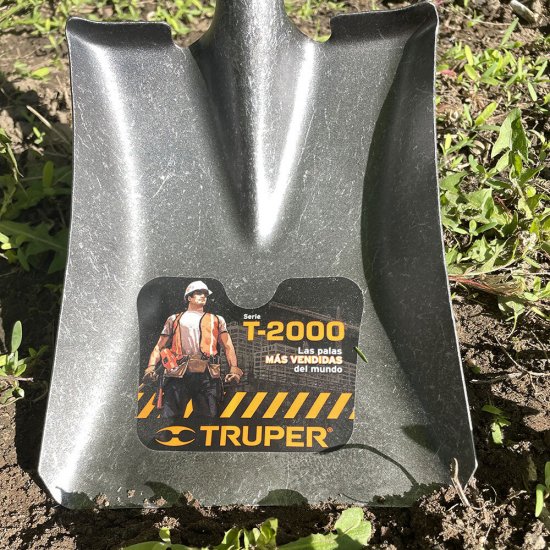 Лопата совковая Truper TR-BY углеродистая сталь с деревянным черенком 300 мм (17194)