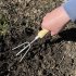 Рыхлитель Truper 3 зуба с деревянной лакированной ручкой (15024)