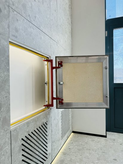 Люк скрытого типа нажимной Хаммер Союз алюминий серый 40x40 см