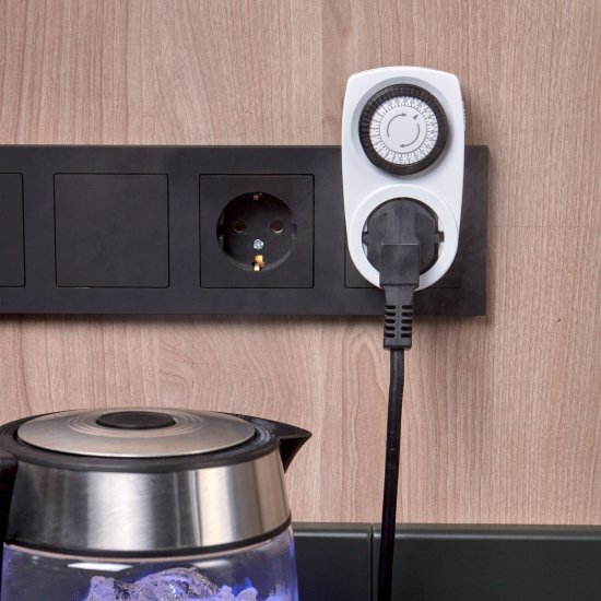 Розетка с таймером Rexant суточный цвет белый