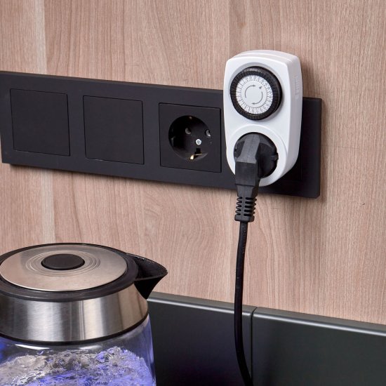 Розетка с таймером Rexant суточный цвет белый