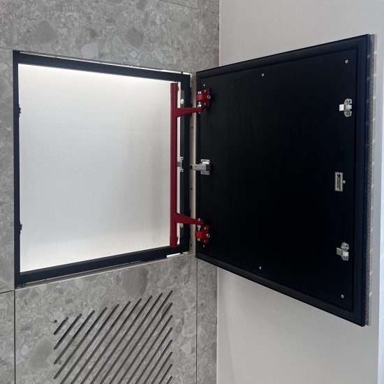 Люк ревизионный под плитку Хаммер Стил Плюс стальной 300х300 мм скрытый нажимной