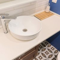 Установка столешницы для раковины