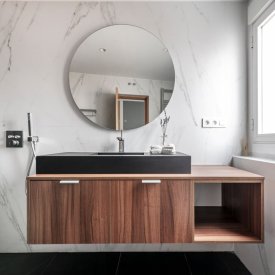 Навеска зеркала без подсветки на стену