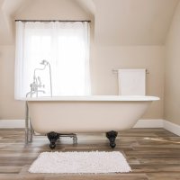 Установка чугунной ванны