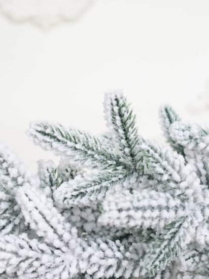 Хвойная гирлянда Новая елка Итальянская со снегом 200 см