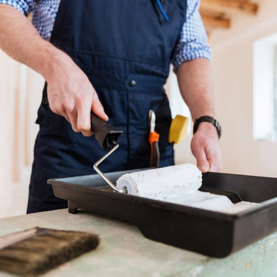 Грунтование поверхности перед укладкой напольных покрытий