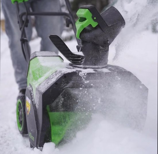 Снегоуборщик аккумуляторный Greenworks 2603607UB 40 см 4 Ач АКБ и ЗУ в комплекте