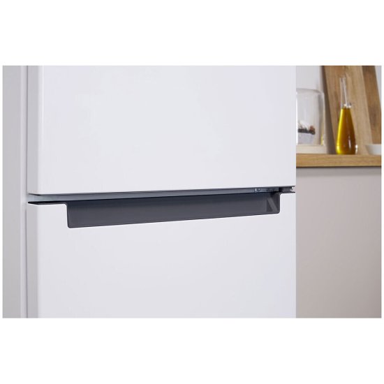 Холодильник Indesit DS 3200 W двухдверный