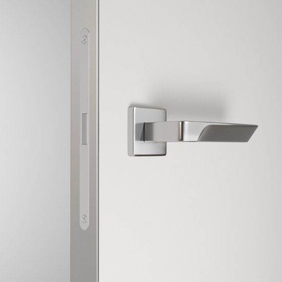 Дверь межкомнатная Lavelly Invisible 800х2100 мм с прямым открыванием кромка хром