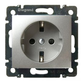 Розетка 1 пост LEGRAND Valena с/з шторки алюминий