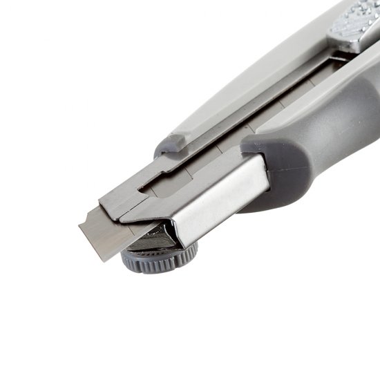 Нож строительный КМ 18 мм с сегментированным лезвием пластиковый корпус