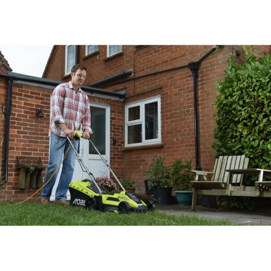 Электрическая газонокосилка Ryobi RLM13E33S