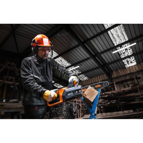 Бесщеточная пила AEG ACS18B30