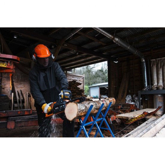 Бесщеточная пила AEG ACS18B30