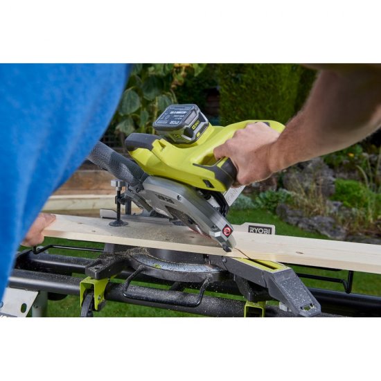 Аккумуляторная торцовочно-усовочная пила Ryobi ONE+ R18MS216-0